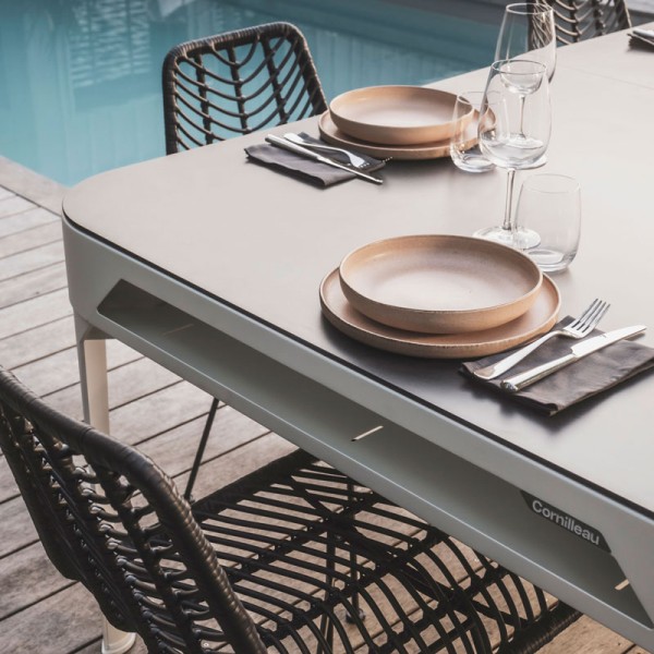 Biljard Hyphen bele barve z light grey podlogo