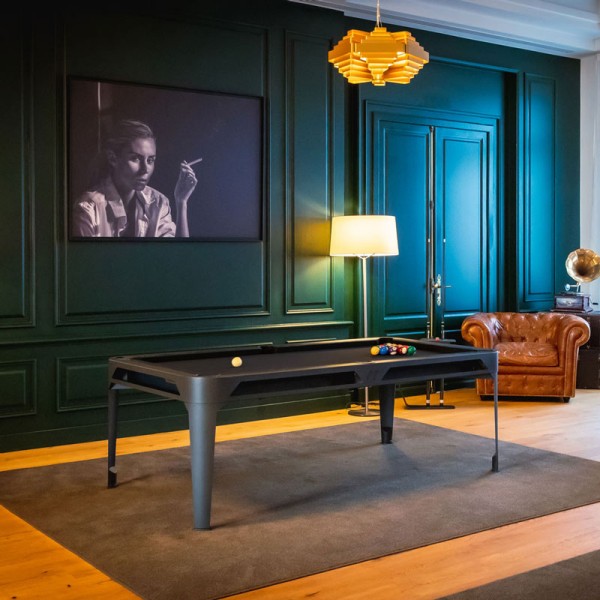 Biljard Hyphen črne barve z dark grey podlogo