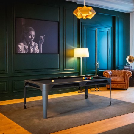 Biljard Hyphen črne barve z dark grey podlogo